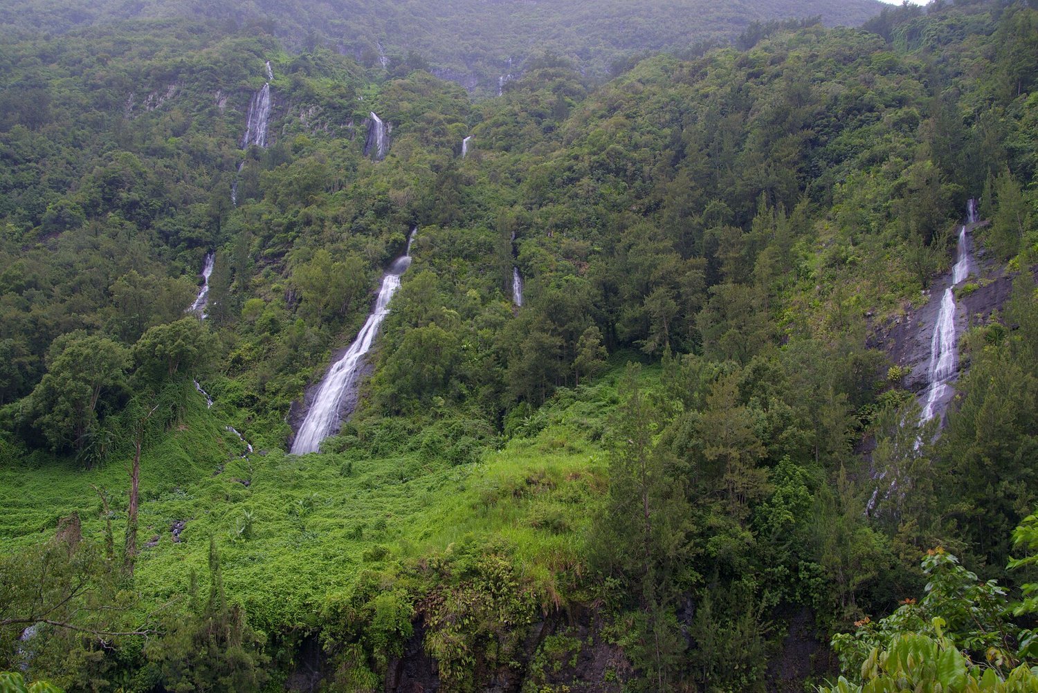 Cascades et reliefs verdoyants de La Réunion